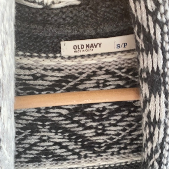 Old Navy Knitted style Sweater. - Picture 3 of 4